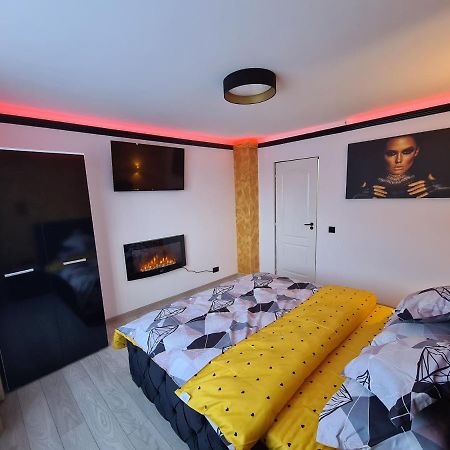 Diamonds House 2 Apartment Lupeni  Luaran gambar
